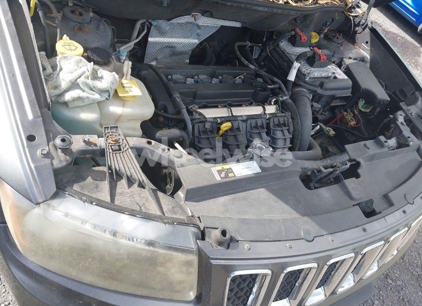 Photo 10 of 2014 Jeep Compass SPORT (VIN 1C4NJCBA7ED776877)