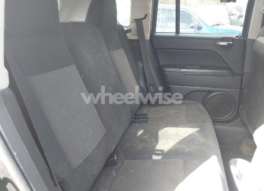 Photo 8 of 2014 Jeep Compass SPORT (VIN 1C4NJCBA7ED776877)