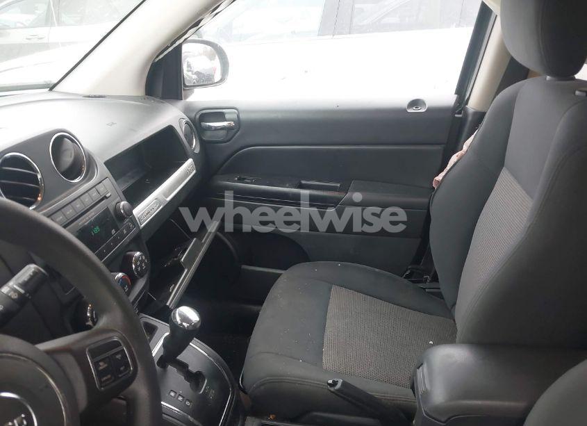 Photo 5 of 2014 Jeep Compass SPORT (VIN 1C4NJCBA7ED800997)