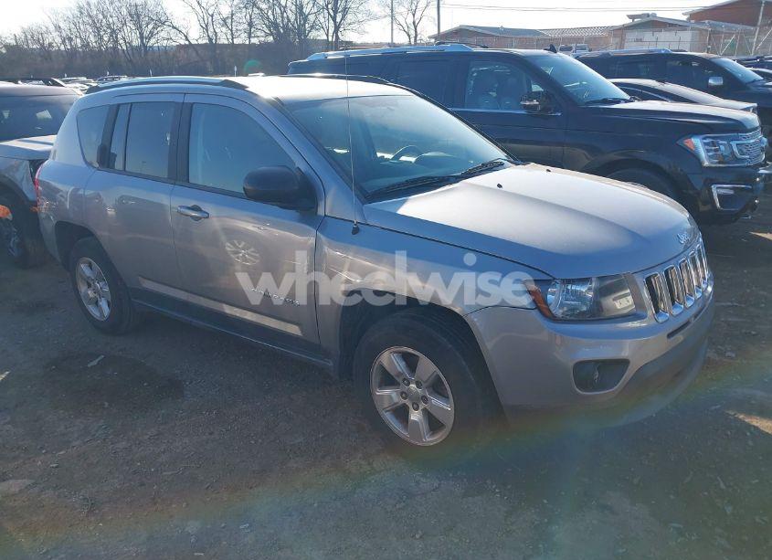 2015 Jeep Compass SPORT (VIN 1C4NJCBA7FD156029) main photo