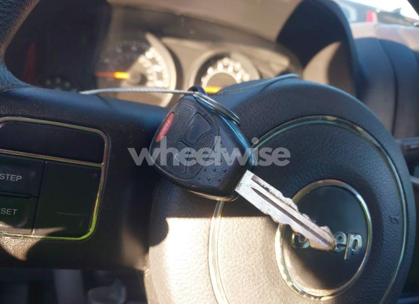 Photo 11 of 2015 Jeep Compass SPORT (VIN 1C4NJCBA7FD156029)