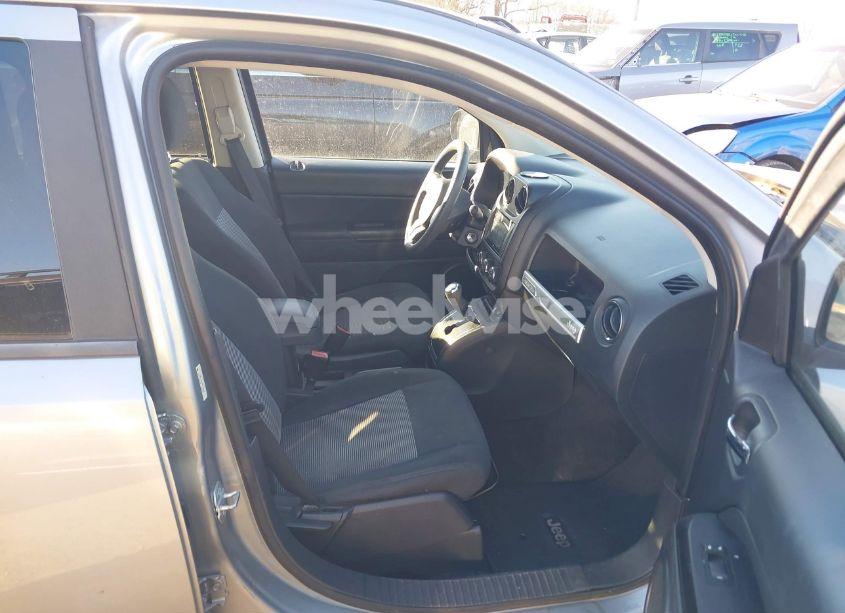 Photo 5 of 2015 Jeep Compass SPORT (VIN 1C4NJCBA7FD156029)