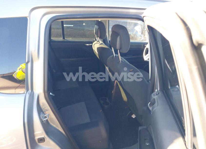 Photo 8 of 2015 Jeep Compass SPORT (VIN 1C4NJCBA7FD156029)