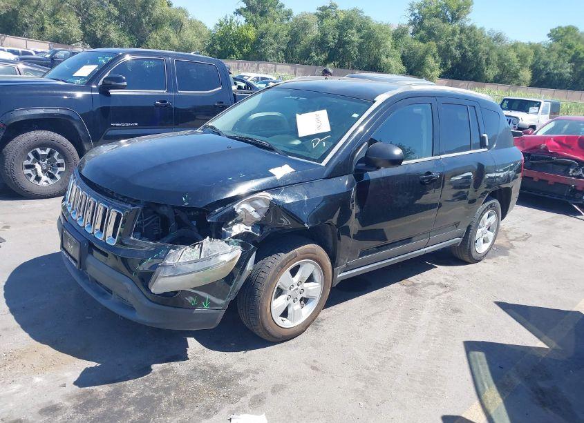 Photo 2 of 2015 Jeep Compass SPORT (VIN 1C4NJCBA7FD436954)