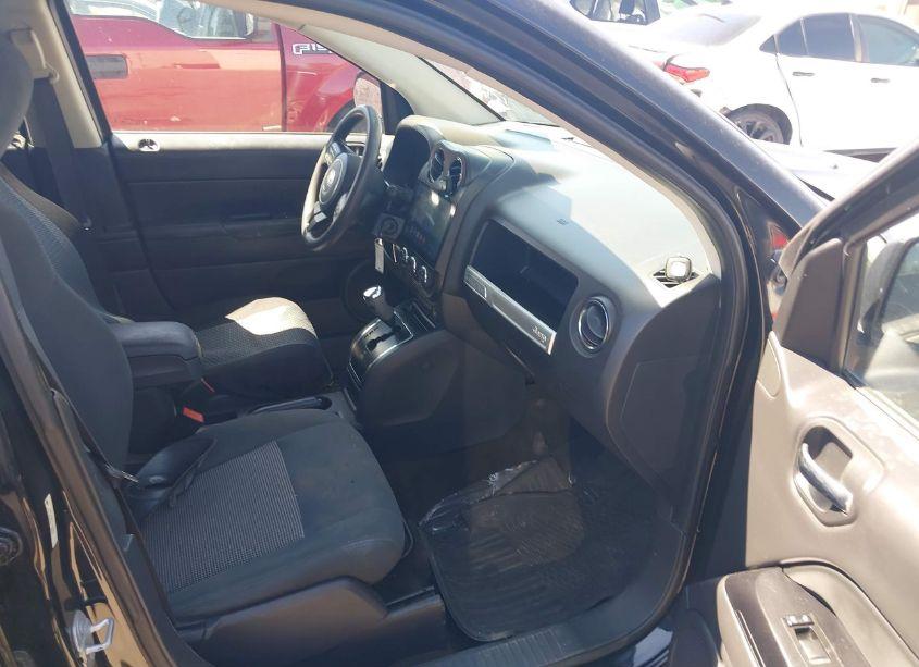 Photo 5 of 2015 Jeep Compass SPORT (VIN 1C4NJCBA7FD436954)