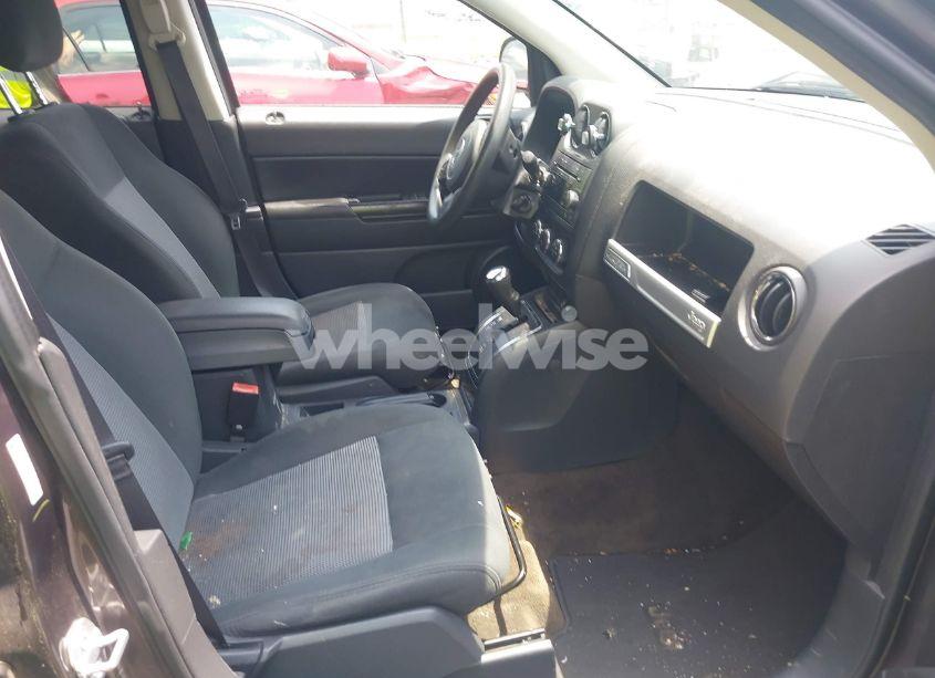 Photo 5 of 2015 Jeep Compass SPORT (VIN 1C4NJCBA7FD438672)