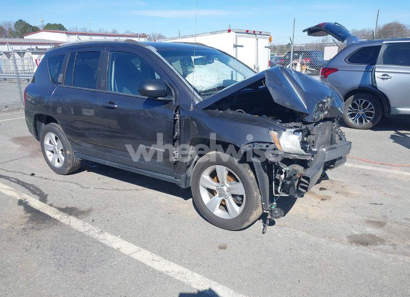 2016 Jeep Compass SPORT (VIN 1C4NJCBA7GD611107) main photo