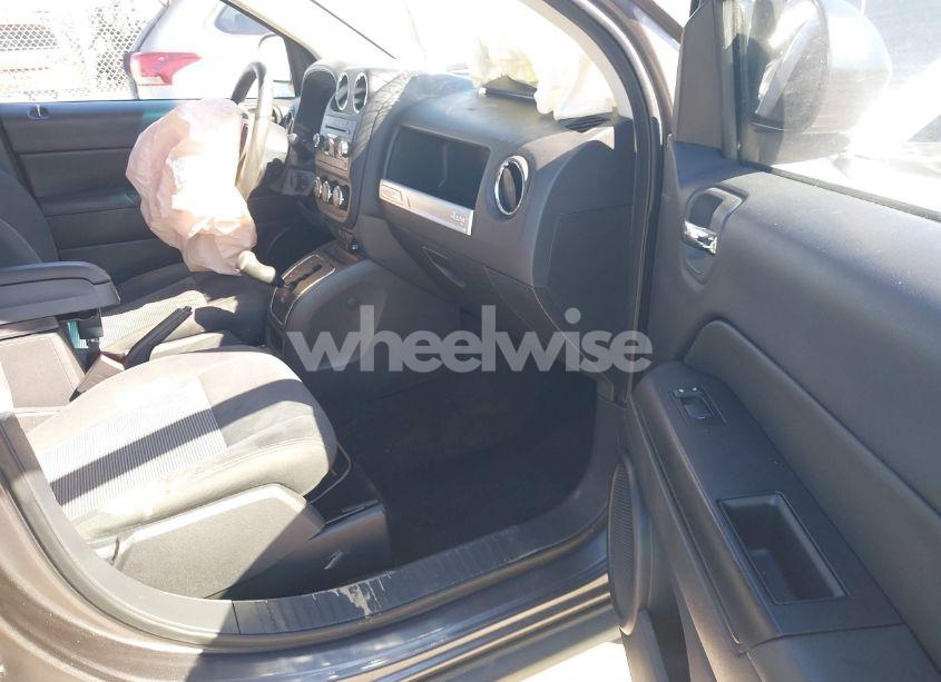 Photo 5 of 2016 Jeep Compass SPORT (VIN 1C4NJCBA7GD611107)