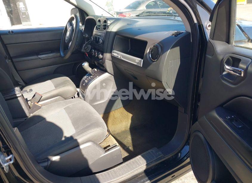 Photo 5 of 2016 Jeep Compass SPORT (VIN 1C4NJCBA7GD648822)