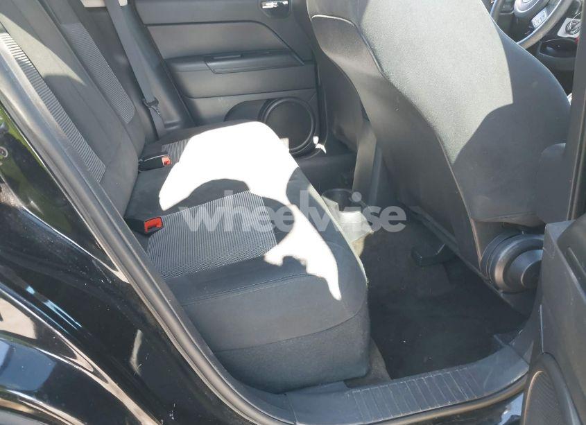 Photo 8 of 2016 Jeep Compass SPORT (VIN 1C4NJCBA7GD648822)