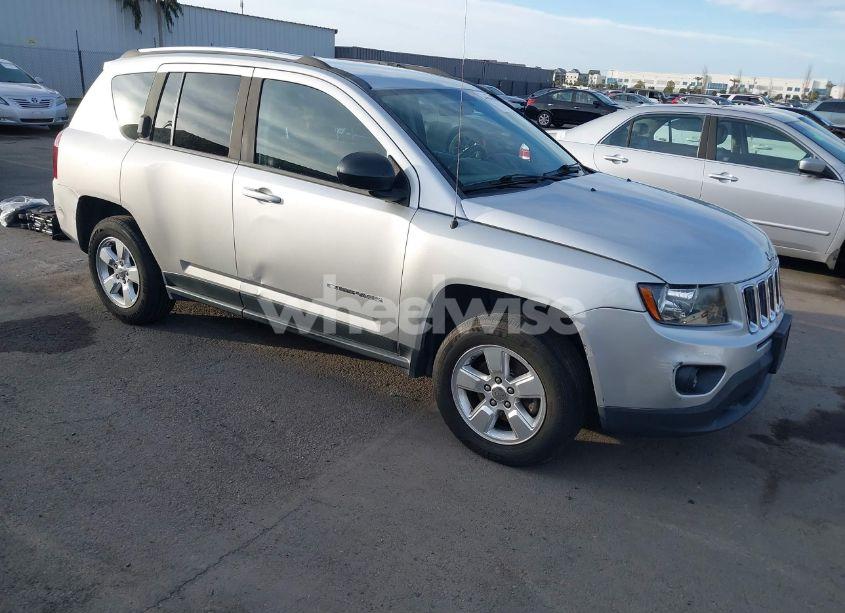 2014 Jeep Compass SPORT (VIN 1C4NJCBA8ED523941) main photo