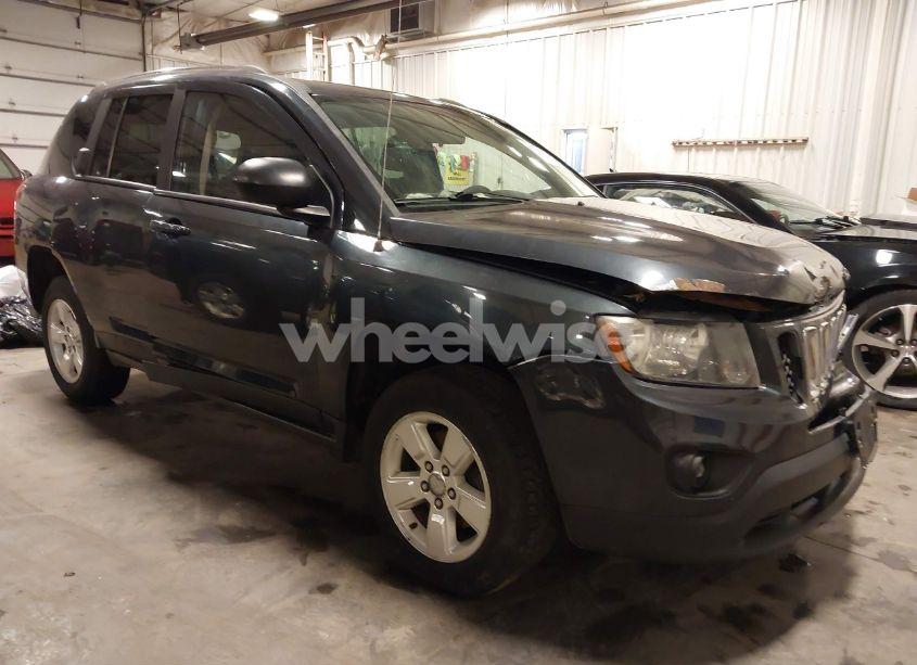 2014 Jeep Compass SPORT (VIN 1C4NJCBA8ED531277) main photo
