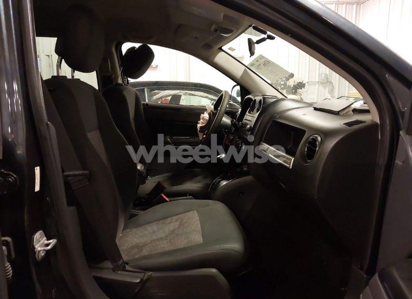 Photo 5 of 2014 Jeep Compass SPORT (VIN 1C4NJCBA8ED531277)