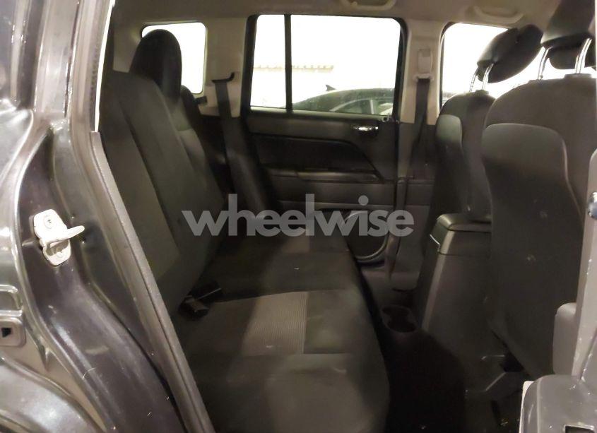 Photo 8 of 2014 Jeep Compass SPORT (VIN 1C4NJCBA8ED531277)