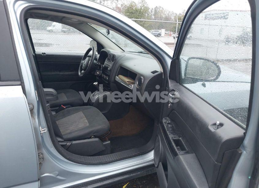 Photo 5 of 2014 Jeep Compass SPORT (VIN 1C4NJCBA8ED573447)