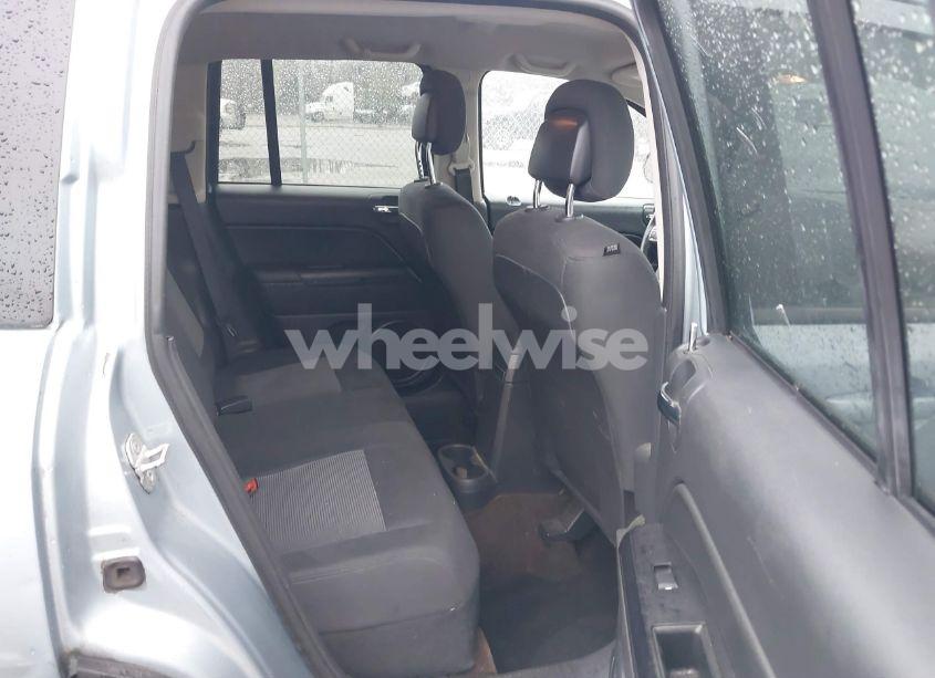 Photo 8 of 2014 Jeep Compass SPORT (VIN 1C4NJCBA8ED573447)