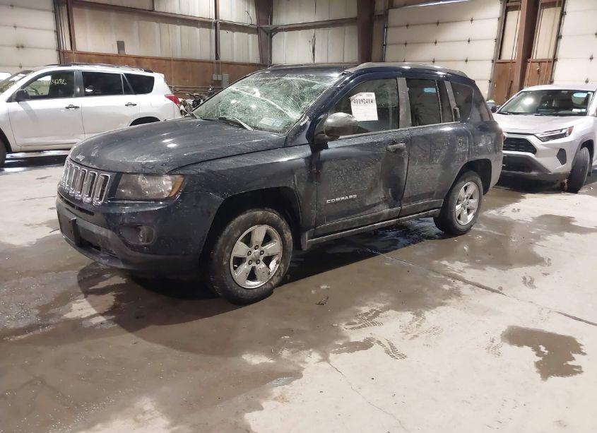 Photo 2 of 2014 Jeep Compass SPORT (VIN 1C4NJCBA8ED660250)