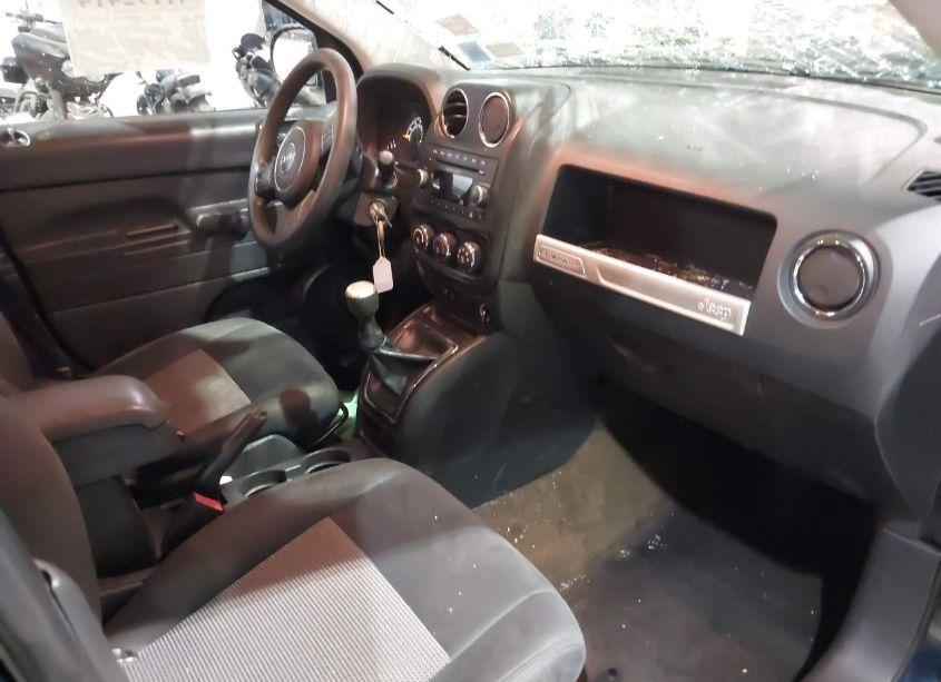 Photo 5 of 2014 Jeep Compass SPORT (VIN 1C4NJCBA8ED660250)