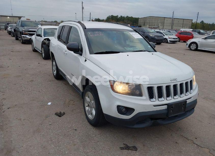 2014 Jeep Compass SPORT (VIN 1C4NJCBA8ED801172) main photo