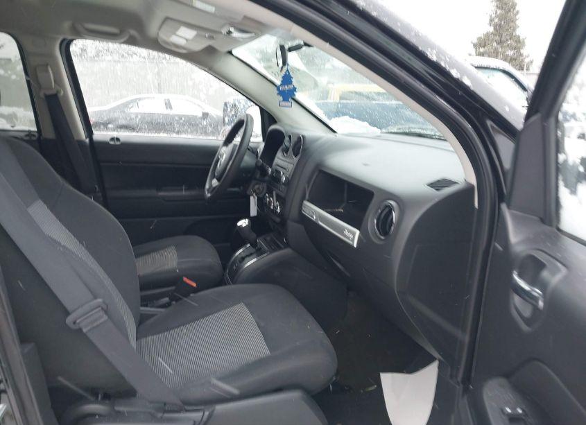 Photo 5 of 2015 Jeep Compass SPORT (VIN 1C4NJCBA8FD249867)