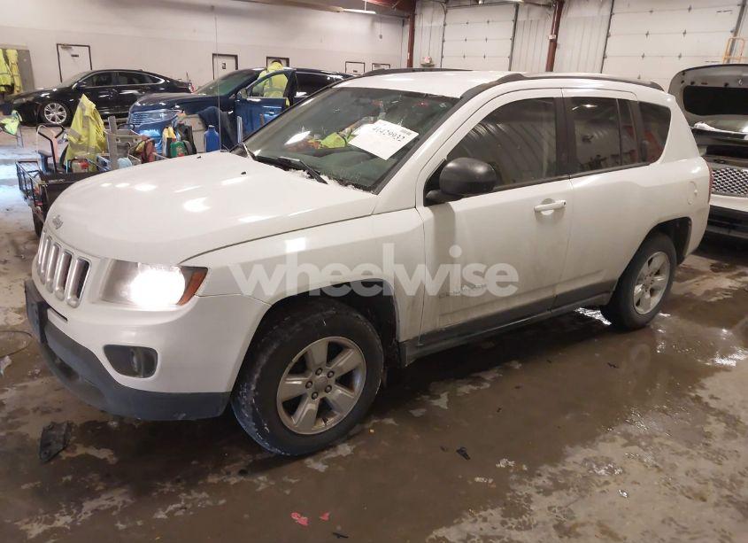 Photo 2 of 2015 Jeep Compass SPORT (VIN 1C4NJCBA8FD285106)