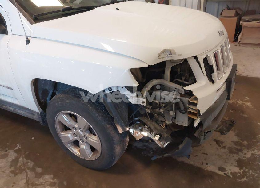 Photo 6 of 2015 Jeep Compass SPORT (VIN 1C4NJCBA8FD285106)