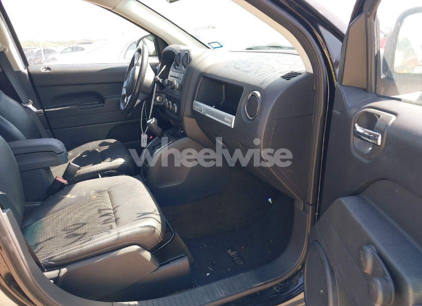 Photo 5 of 2016 Jeep Compass SPORT SE (VIN 1C4NJCBA8GD650157)