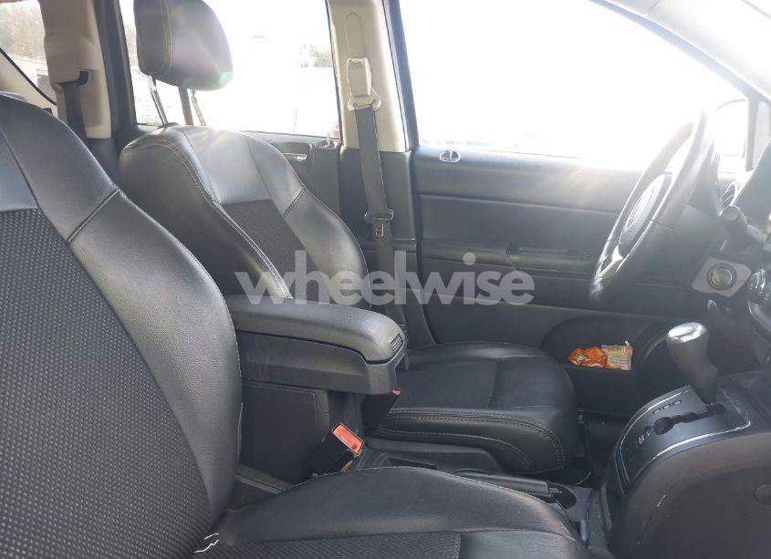 Photo 5 of 2016 Jeep Compass SPORT SE (VIN 1C4NJCBA8GD785168)