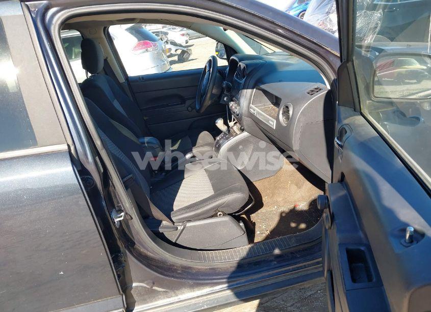 Photo 5 of 2014 Jeep Compass SPORT (VIN 1C4NJCBA9ED666557)