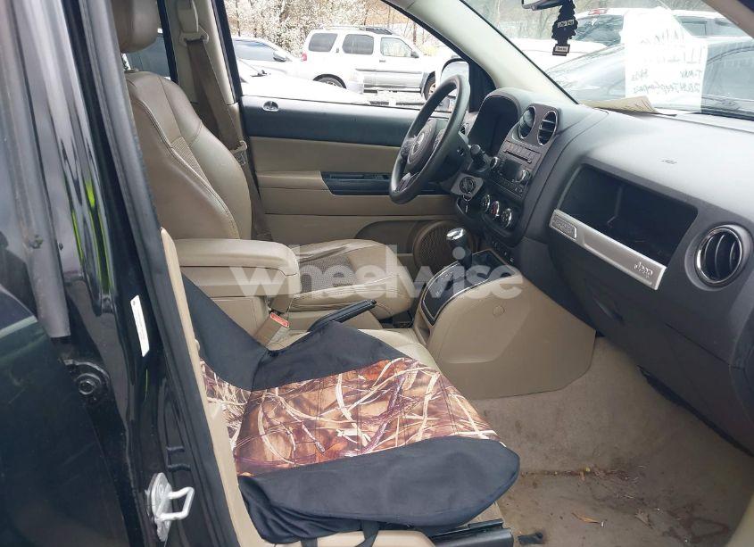 Photo 5 of 2014 Jeep Compass ALTITUDE (VIN 1C4NJCBA9ED823228)