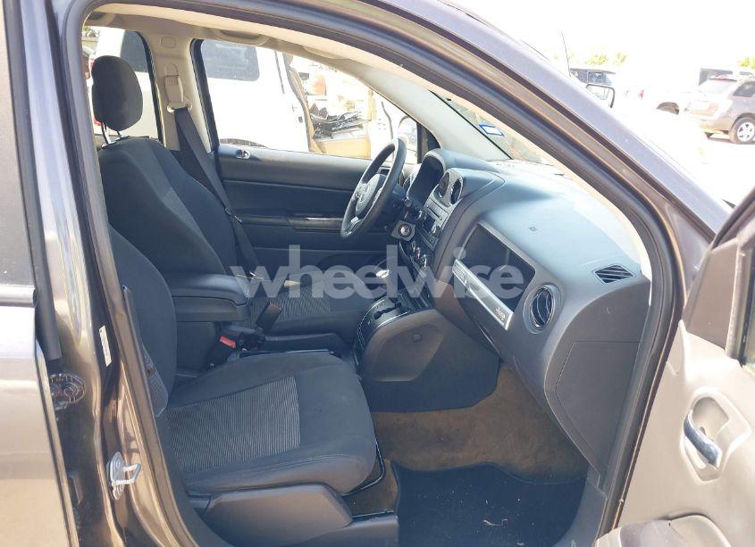 Photo 5 of 2016 Jeep Compass SPORT (VIN 1C4NJCBA9GD675309)