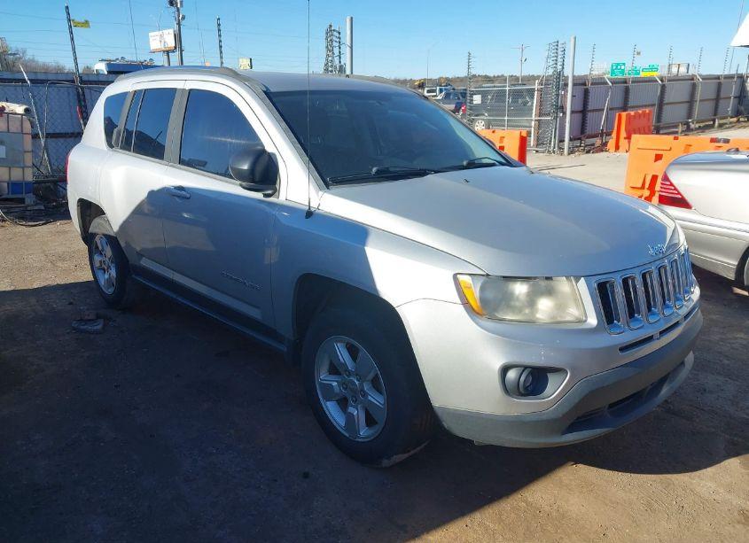 2013 Jeep Compass SPORT (VIN 1C4NJCBAXDD272516) main photo