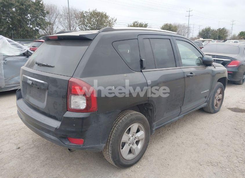 Photo 4 of 2014 Jeep Compass SPORT (VIN 1C4NJCBAXED572929)