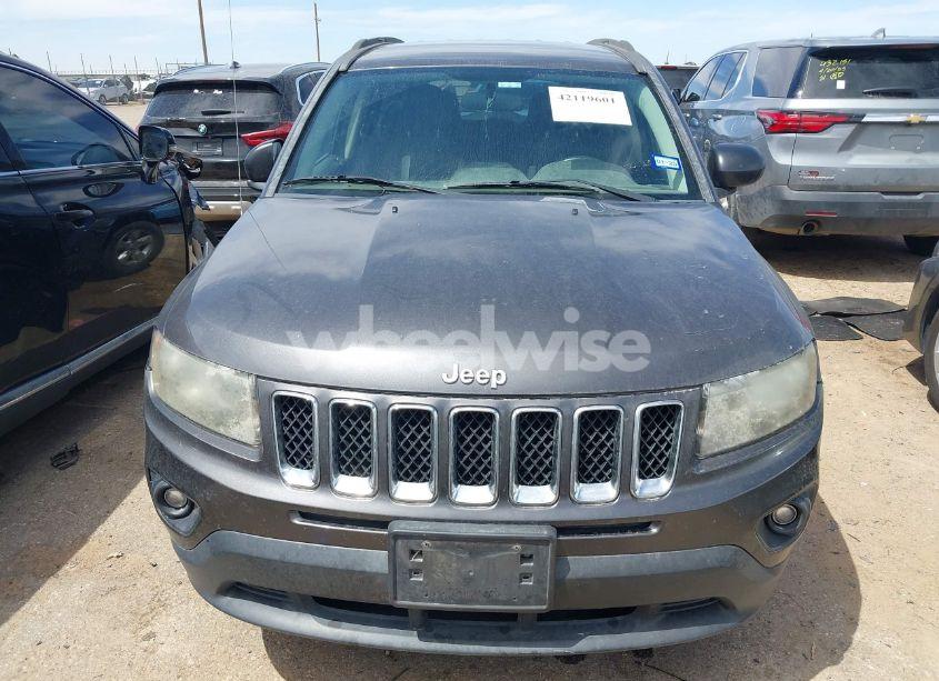Photo 13 of 2014 Jeep Compass SPORT (VIN 1C4NJCBAXED882501)