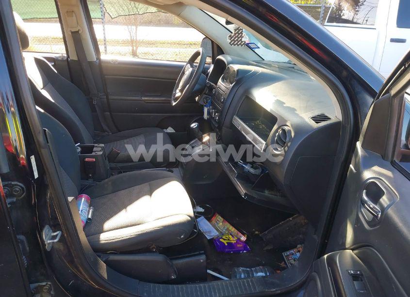 Photo 5 of 2016 Jeep Compass SPORT (VIN 1C4NJCBAXGD628418)