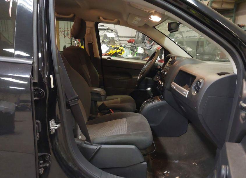 Photo 5 of 2016 Jeep Compass SPORT (VIN 1C4NJCBAXGD800284)