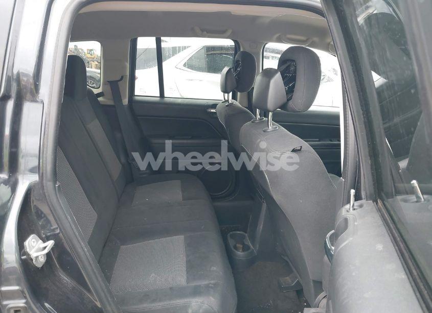 Photo 8 of 2014 Jeep Compass SPORT (VIN 1C4NJCBB0ED647937)