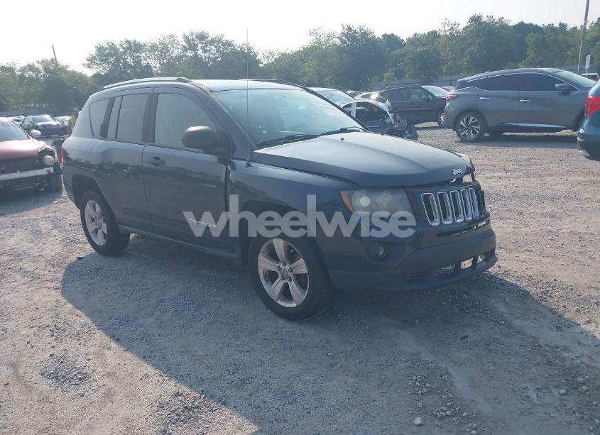 2014 Jeep Compass SPORT (VIN 1C4NJCBB1ED737257) main photo