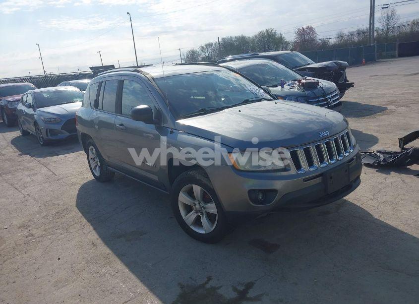 2013 Jeep Compass SPORT (VIN 1C4NJCBB2DD174668) main photo
