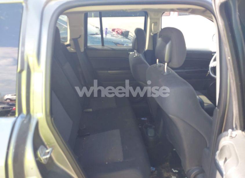 Photo 8 of 2013 Jeep Compass SPORT (VIN 1C4NJCBB2DD174668)