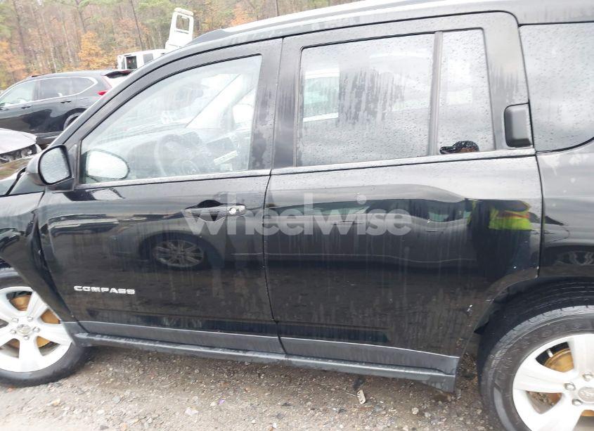 Photo 14 of 2014 Jeep Compass SPORT (VIN 1C4NJCBB2ED740068)