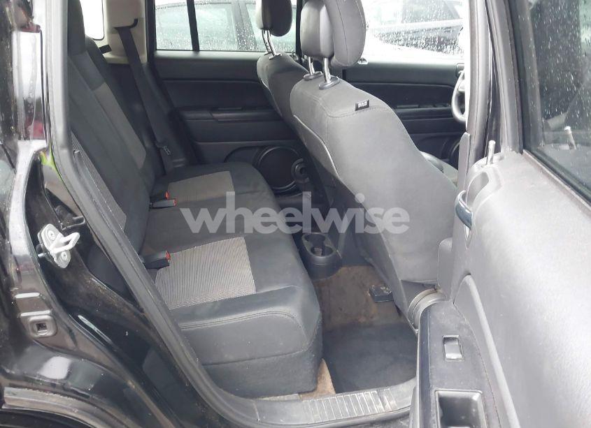 Photo 8 of 2014 Jeep Compass SPORT (VIN 1C4NJCBB2ED740068)