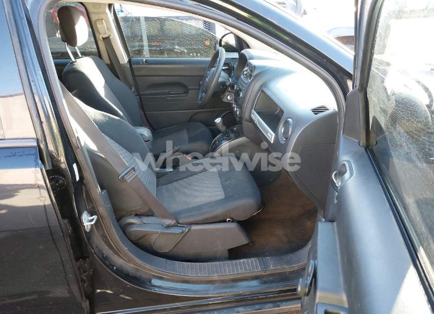 Photo 5 of 2014 Jeep Compass SPORT (VIN 1C4NJCBB2ED752995)