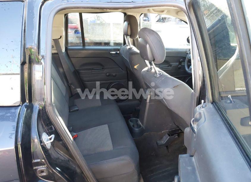 Photo 8 of 2014 Jeep Compass SPORT (VIN 1C4NJCBB2ED752995)