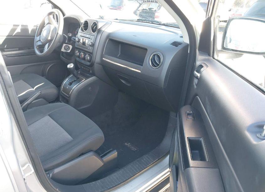 Photo 5 of 2013 Jeep Compass SPORT (VIN 1C4NJCBB3DD102765)