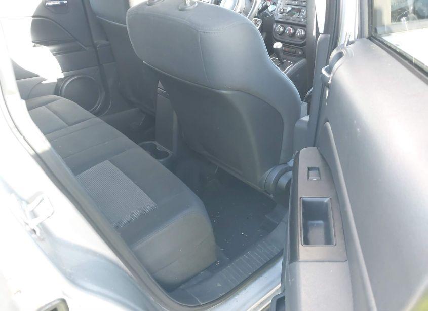 Photo 8 of 2013 Jeep Compass SPORT (VIN 1C4NJCBB3DD102765)