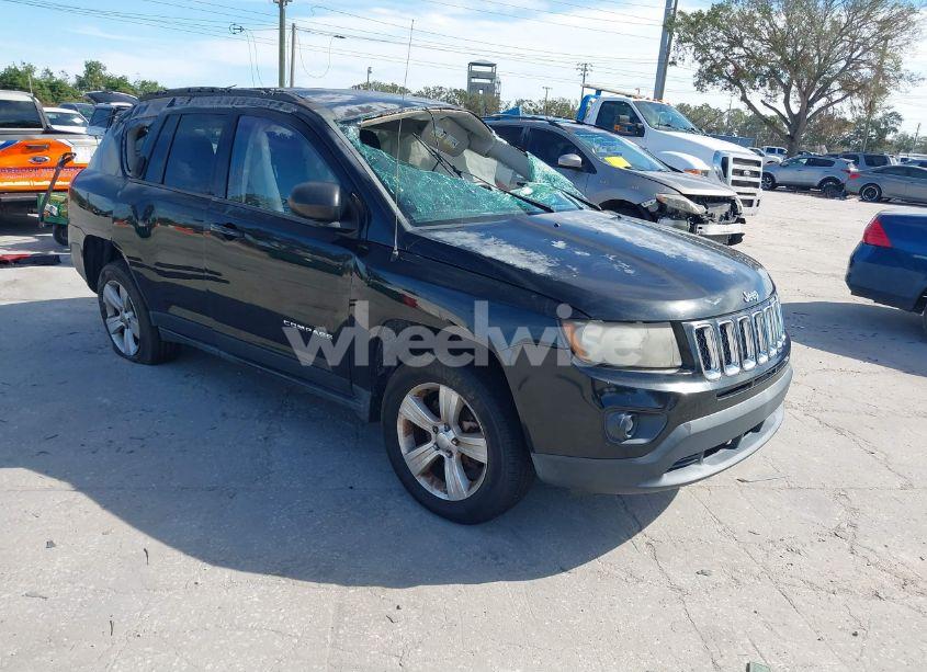 2014 Jeep Compass SPORT (VIN 1C4NJCBB3ED648001) main photo