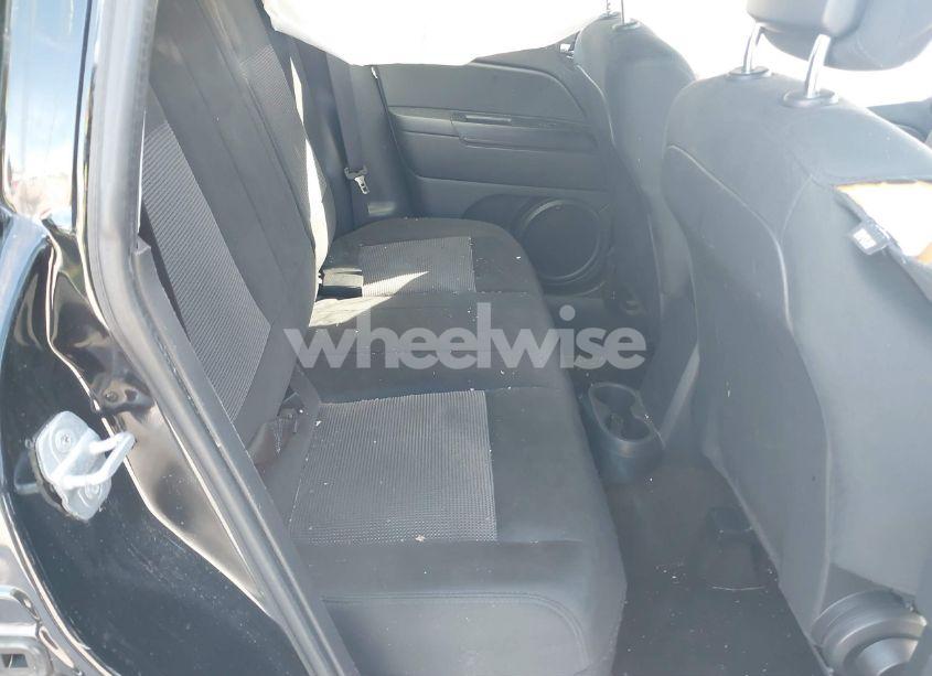 Photo 8 of 2014 Jeep Compass SPORT (VIN 1C4NJCBB3ED648001)