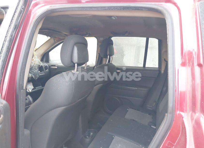 Photo 8 of 2013 Jeep Compass (VIN 1C4NJCBB5DD250447)