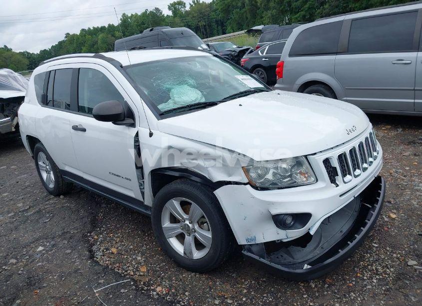 2014 Jeep Compass SPORT (VIN 1C4NJCBB5ED624248) main photo